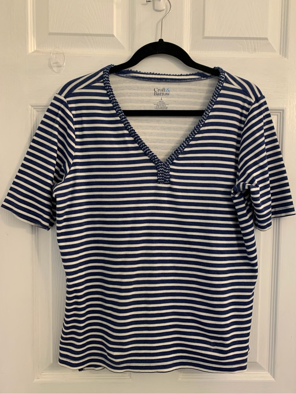 croft & barrow Blue and White Striped V‑Neck Short Sleeve Top. Size large $10